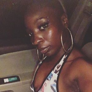 Meet your Posher, Deonna